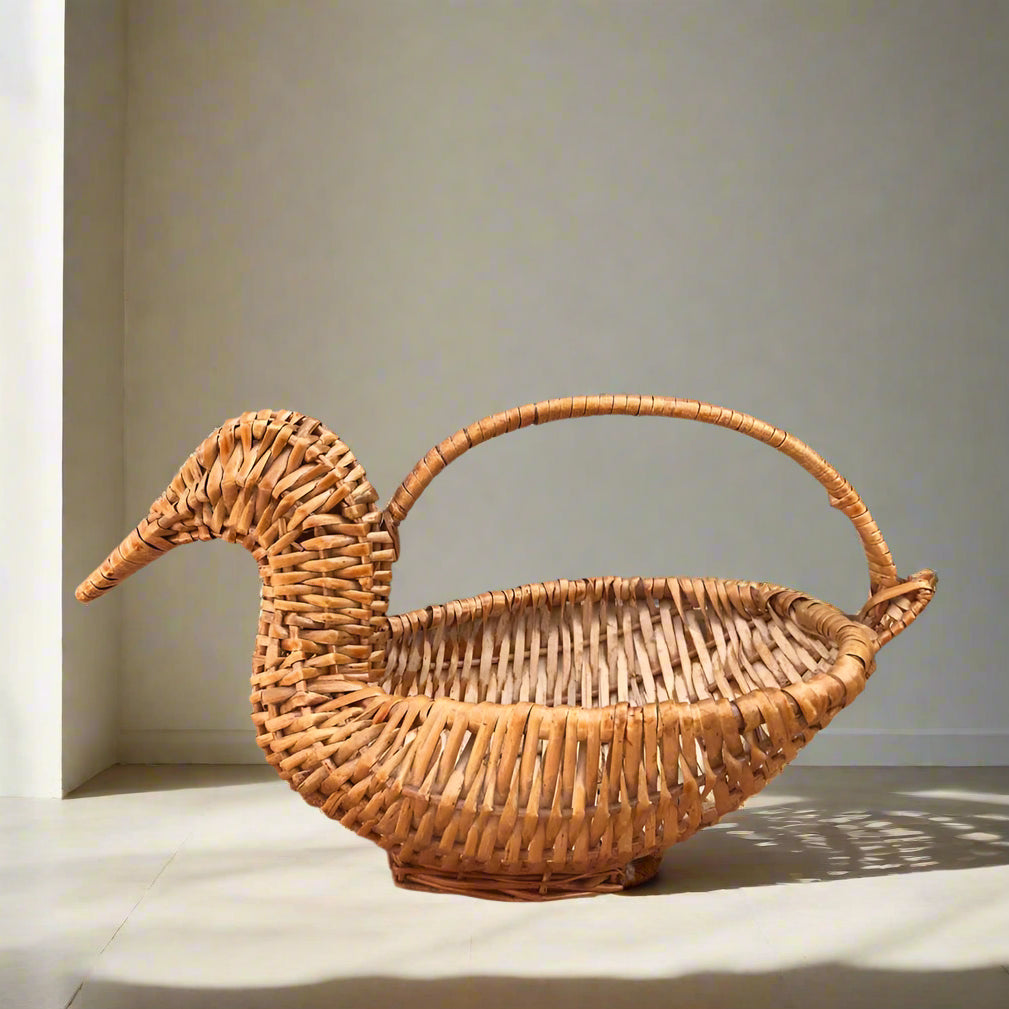 WICKER SWAN BASKET